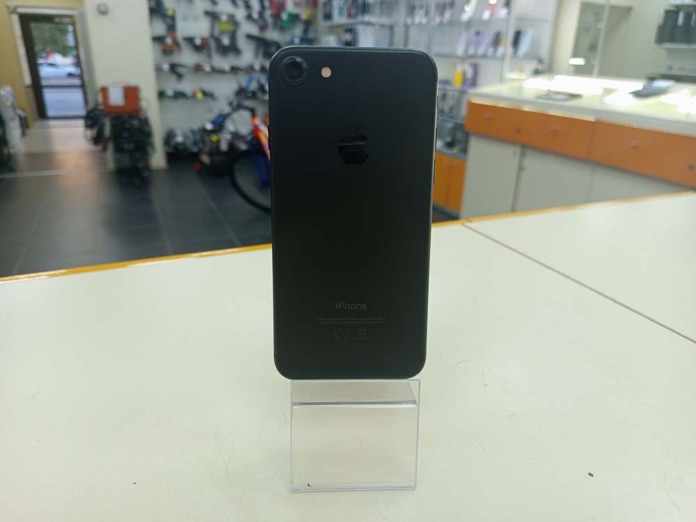 Смартфон Apple iPhone 7 32Gb