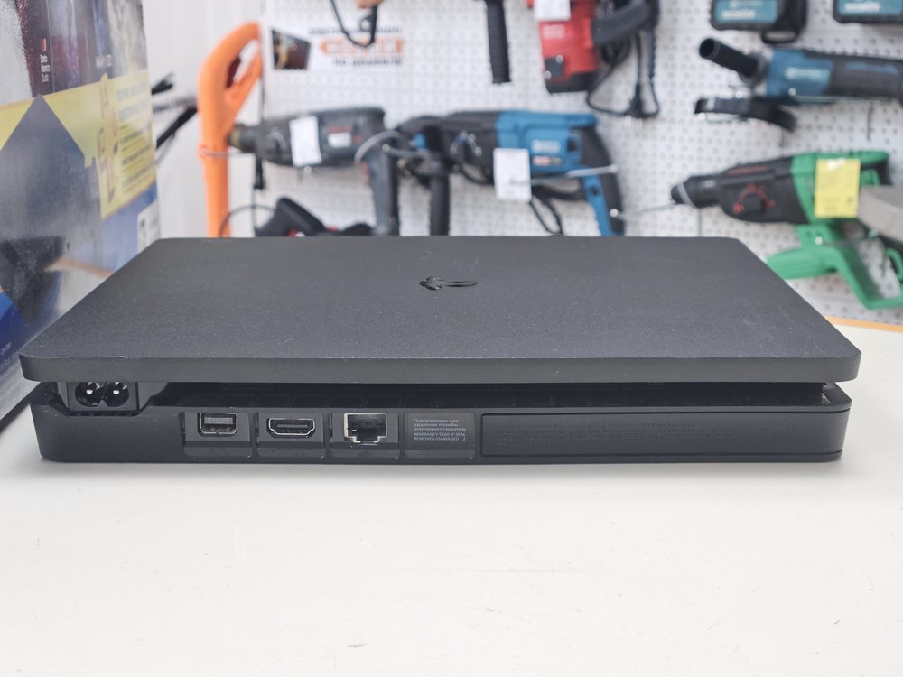 Игровая приставка PlayStation 4 Slim 500GB Игровая приставка PlayStation 4 Slim 500GB