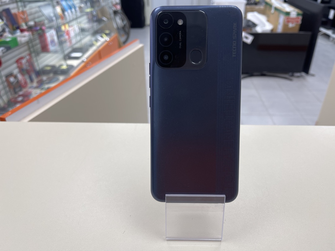 Смартфон Tecno Spark 8C 4/64