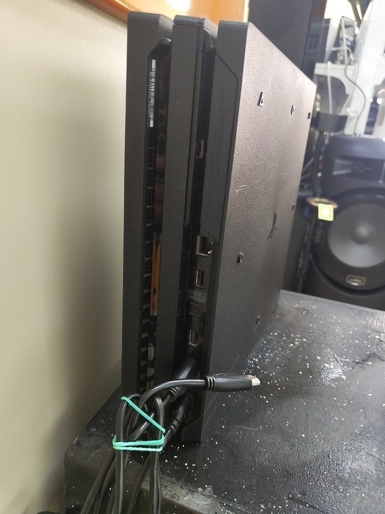 Игровая приставка PlayStation 4 Pro 1Tb