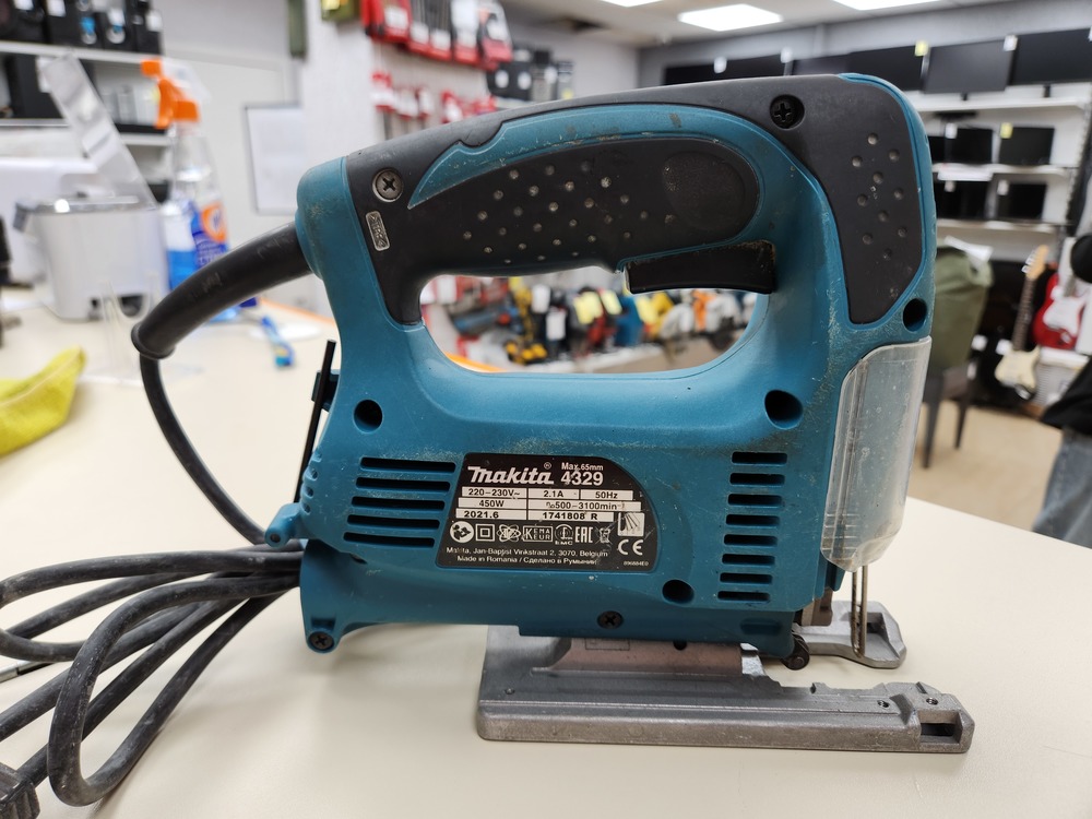 Лобзик Makita 4329