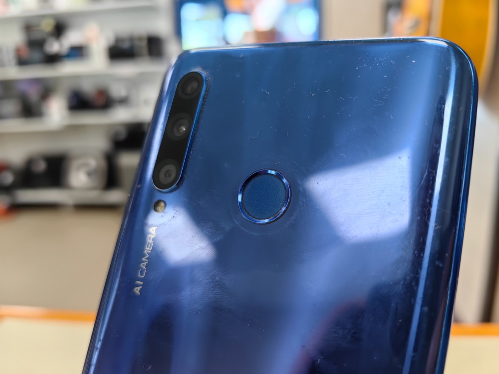 Смартфон Honor 10i 4/128