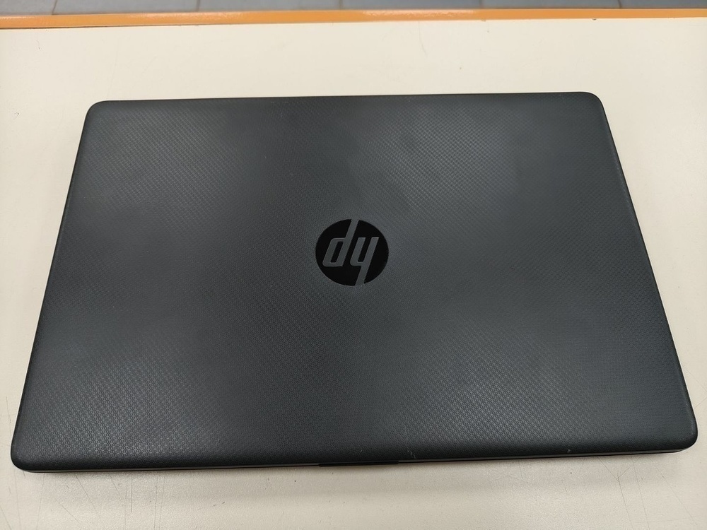 Ноутбук HP 250 g8; Core i5-1035G1, Intel UHD Graphics, 8 Гб, 240 Гб, Нет