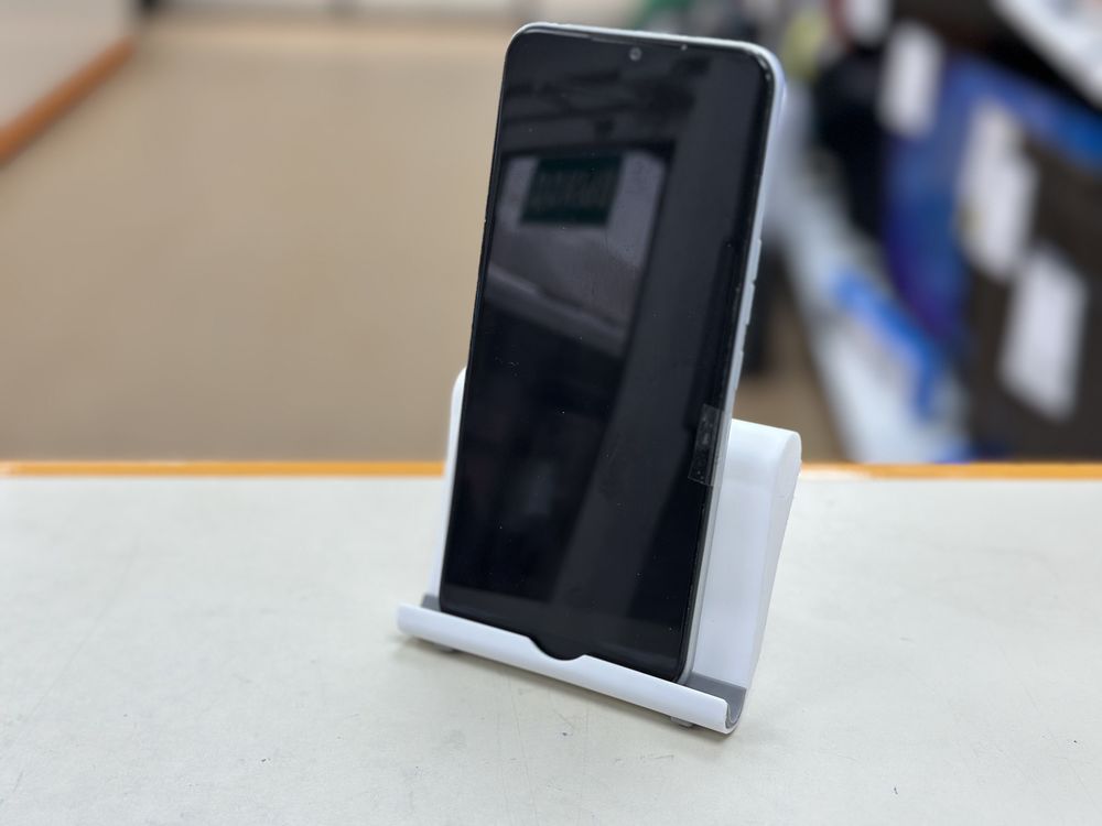 Смартфон Tecno Spark 8C 4/64