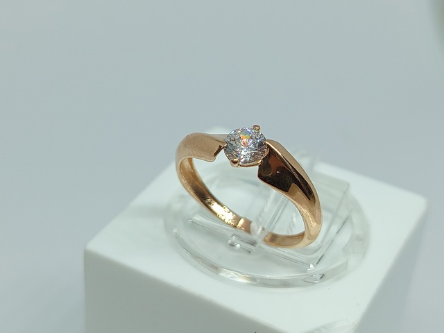 КОЛКМ585 КОЛЬЦО С КАМНЕМ (Au 585)