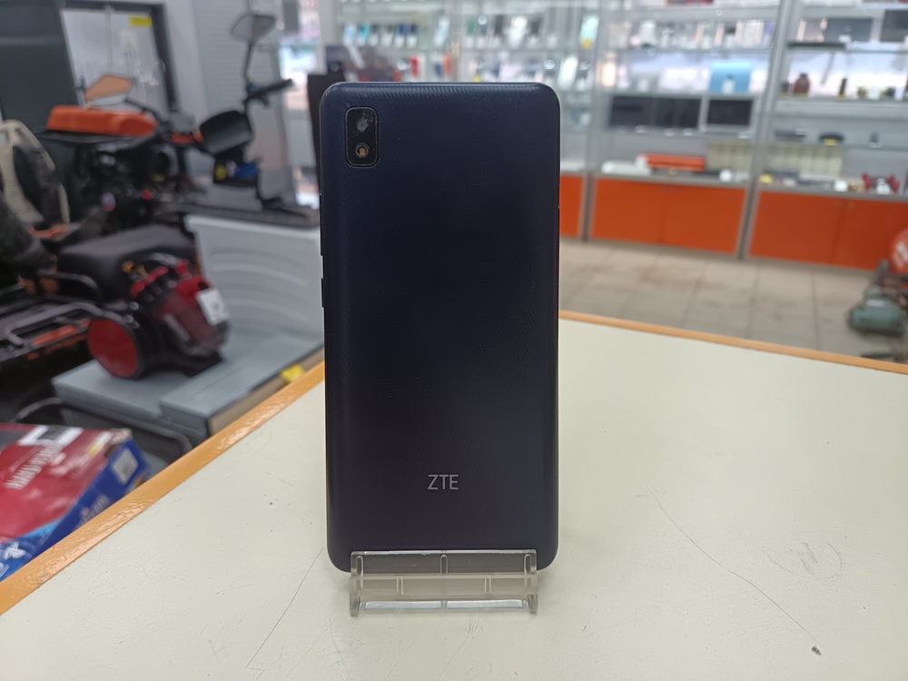 Смартфон ZTE Blade L210