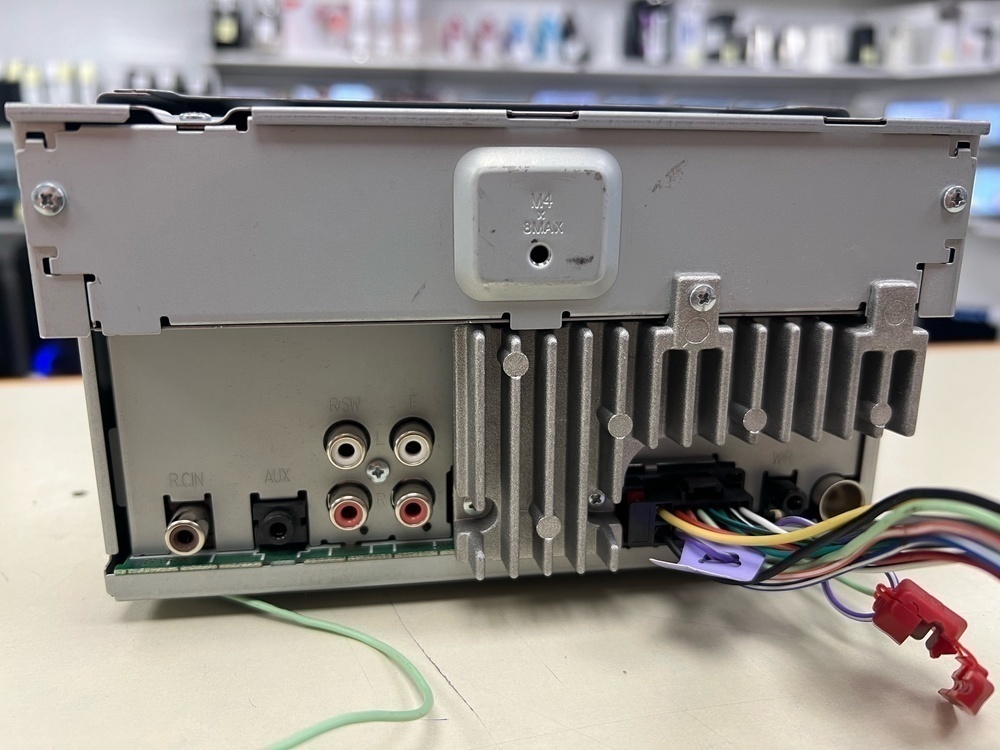 Автомагнитола Pioneer DMH-G220BT