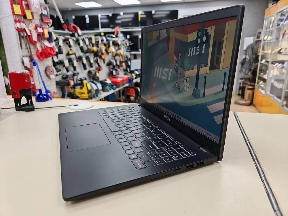 Ноутбук MSI; Core i5-1235U, Iris(R) Xe Graphics, 8 Гб, 256 Гб, Нет