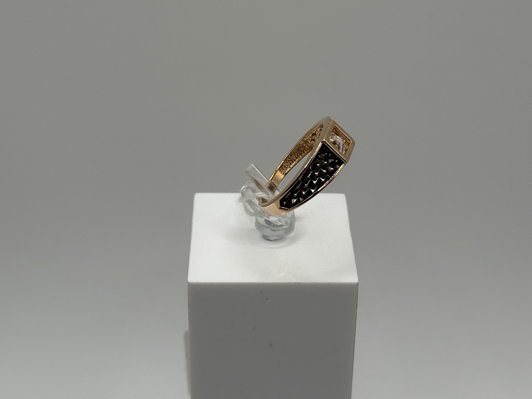 КОЛКМ585 КОЛЬЦО С КАМНЕМ (Au 585)