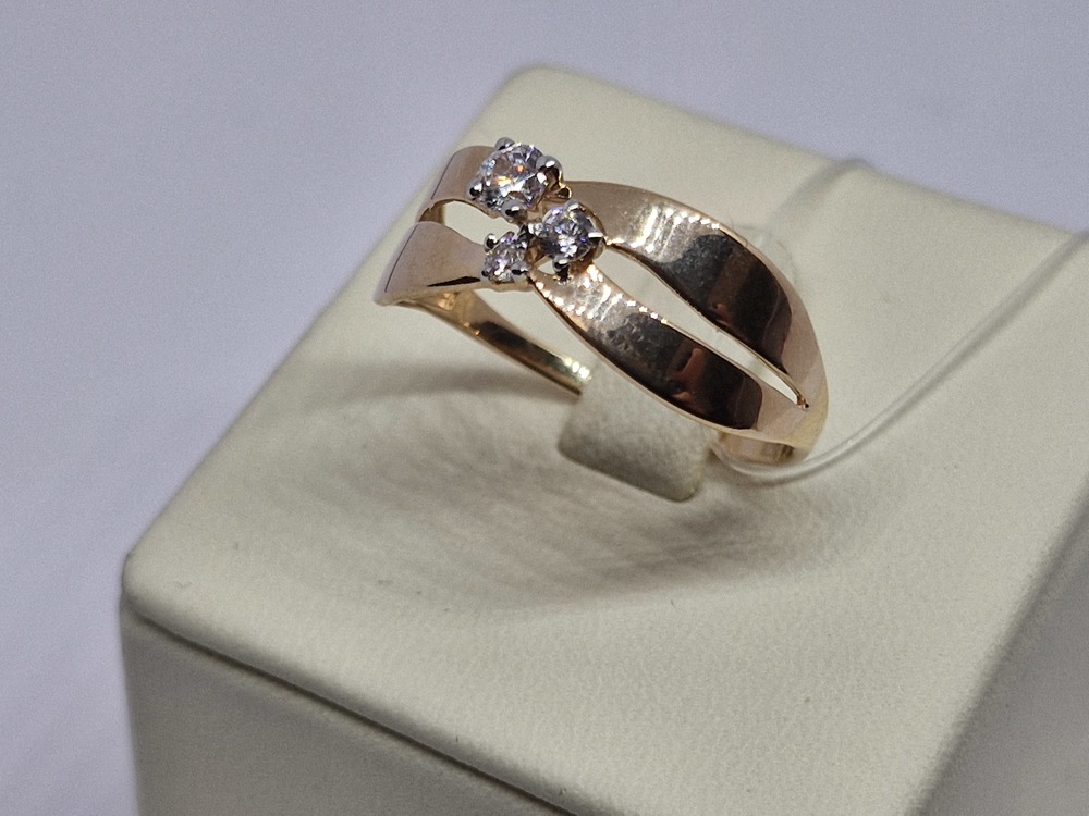 КОЛЬЦО С КАМНЯМИ (Au 585)