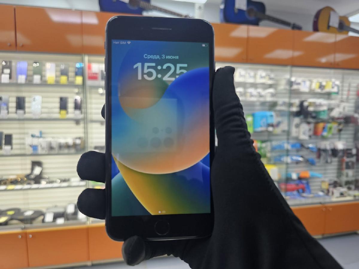 Смартфон Apple iPhone 8 Plus 64Gb