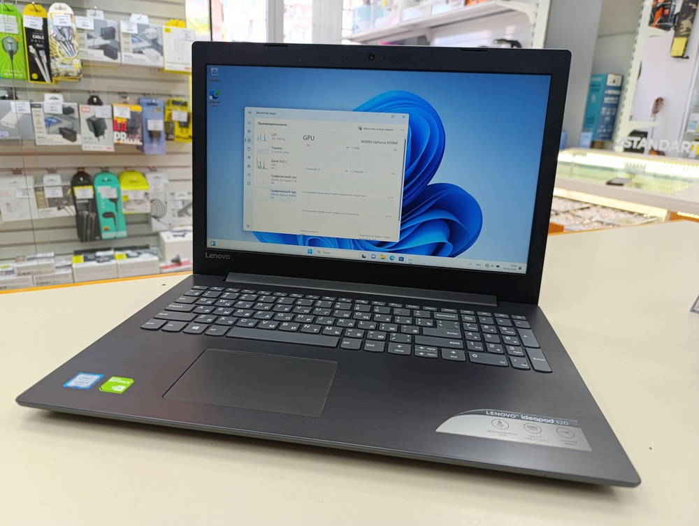 Ноутбук Lenovo; Core i3-6006U, GeForce 920MX, 6 Гб, Нет, 1 Tb