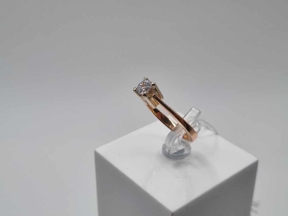 КОЛКМ585 КОЛЬЦО С КАМНЕМ (Au 585)