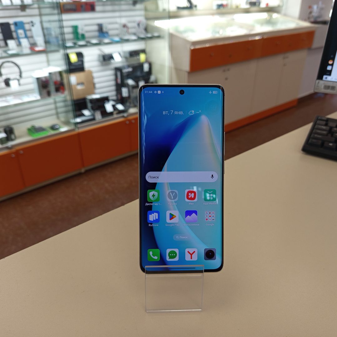 Смартфон Realme 10 Pro + 5G 8/128