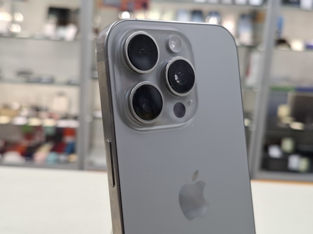 Смартфон Apple Iphone 16 Pro 256Gb