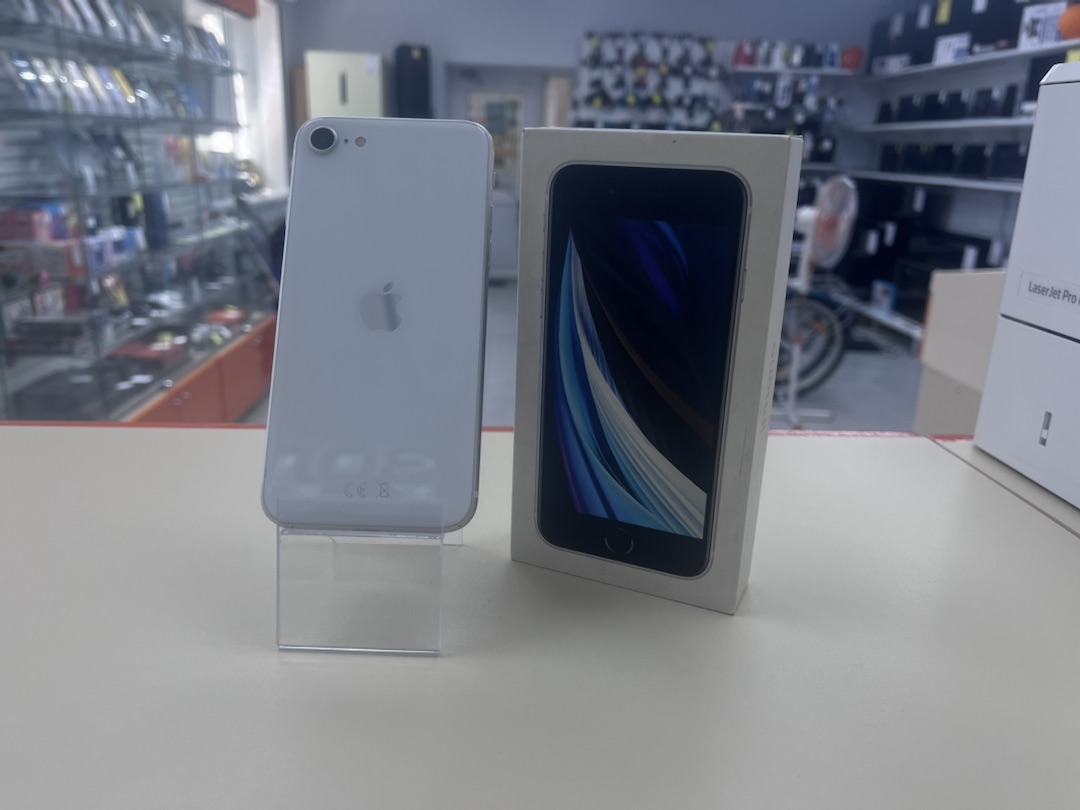 Смартфон Apple iPhone SE 2020 64Gb