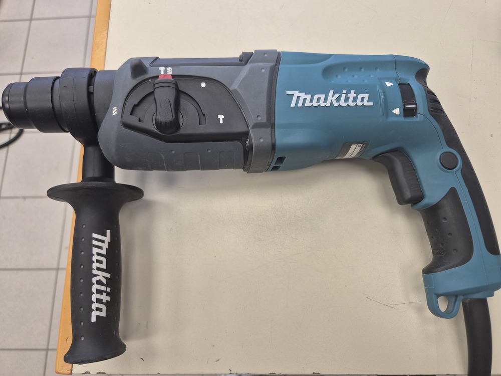 Перфоратор Makita HR2470
