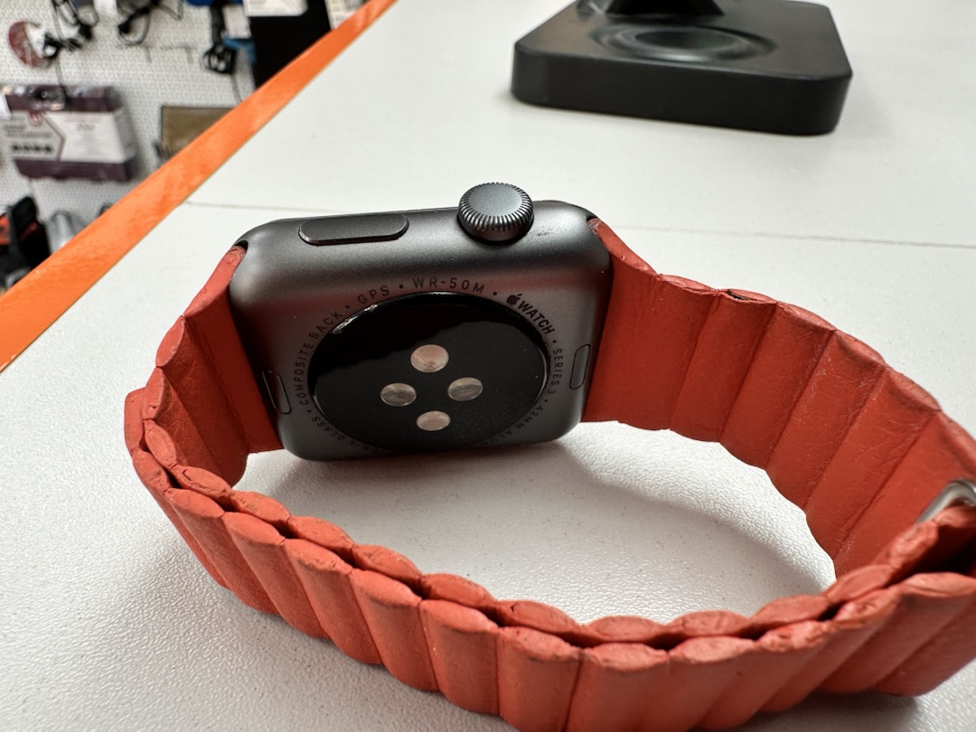 Смарт-часы Apple Watch Series 3 42 мм