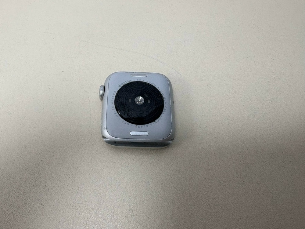 Смарт-часы Apple Watch SE 2022 40mm