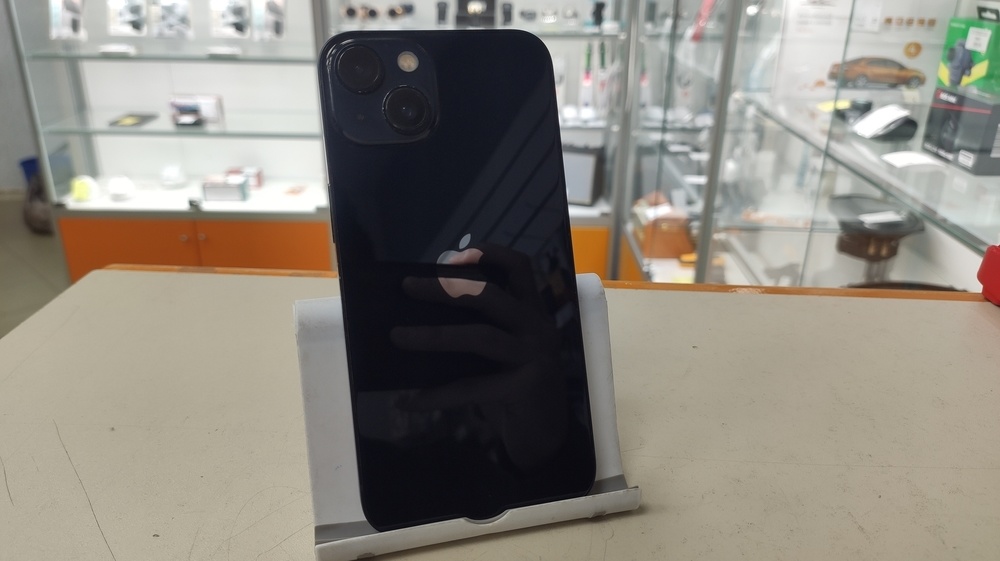 Смартфон Apple iPhone 13 128Gb
