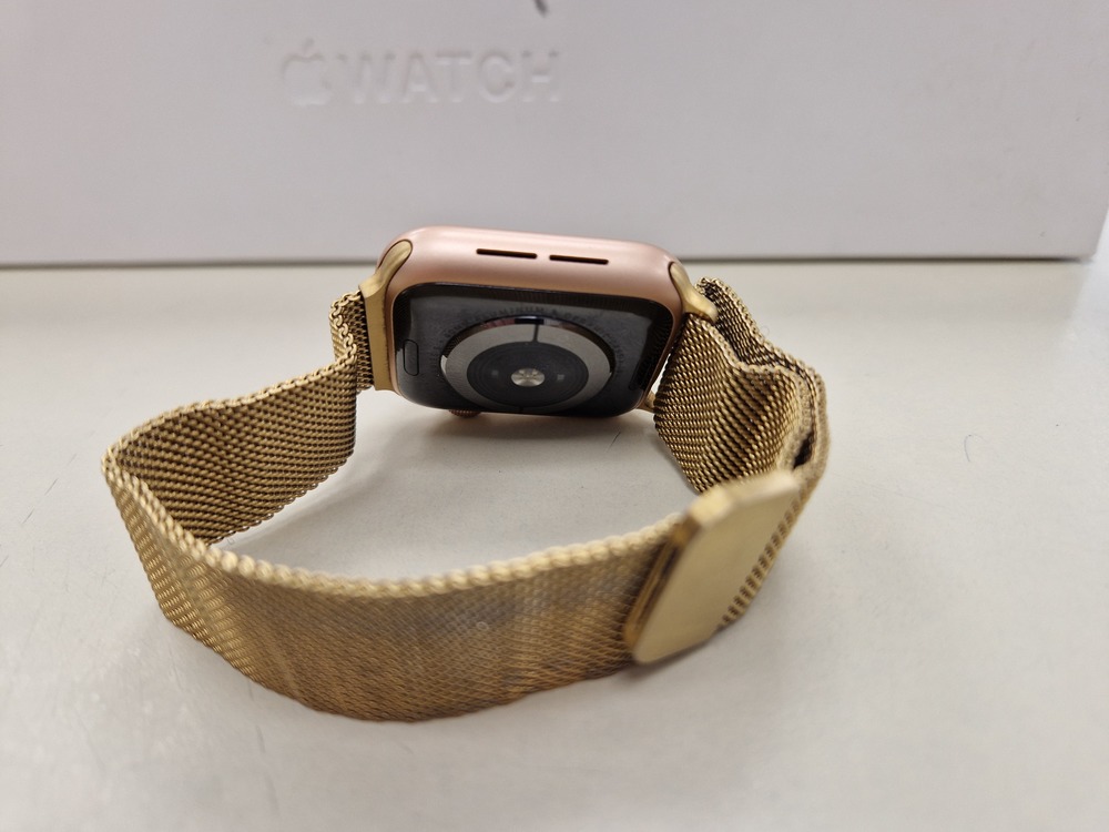 Смарт-часы Apple Watch Series 5 40 мм
