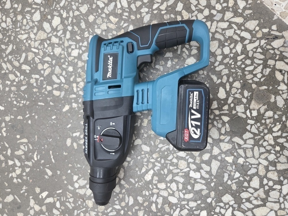 Перфоратор Makita 21V