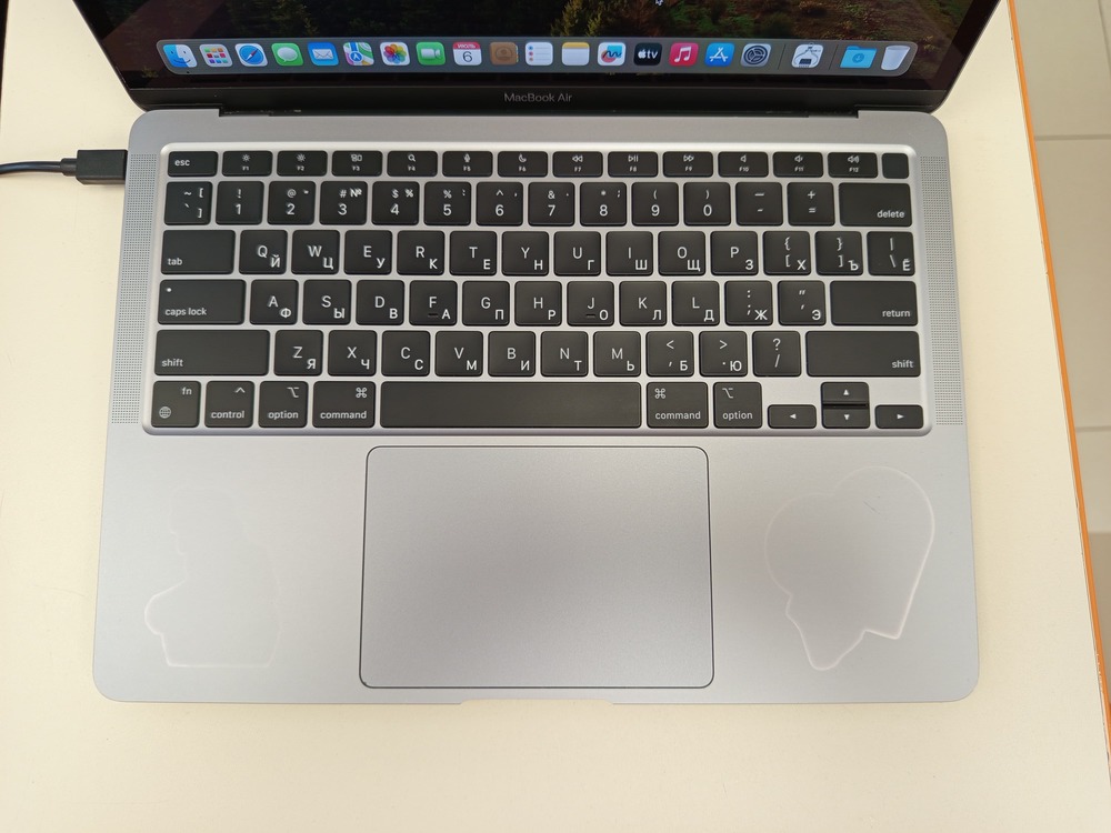 Ноутбук Apple Macbook Retina 13 M1 (A2337)