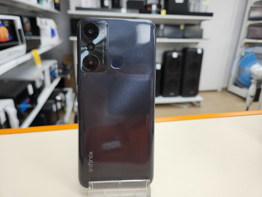 Смартфон Infinix HOT 20i 4/64