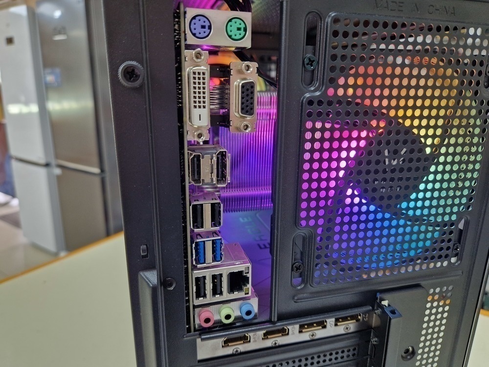 Системный блок Formoza; Core I5-12400F, Geforce RTX 4060Ti, 32 Гб, 1 Tb, Нет