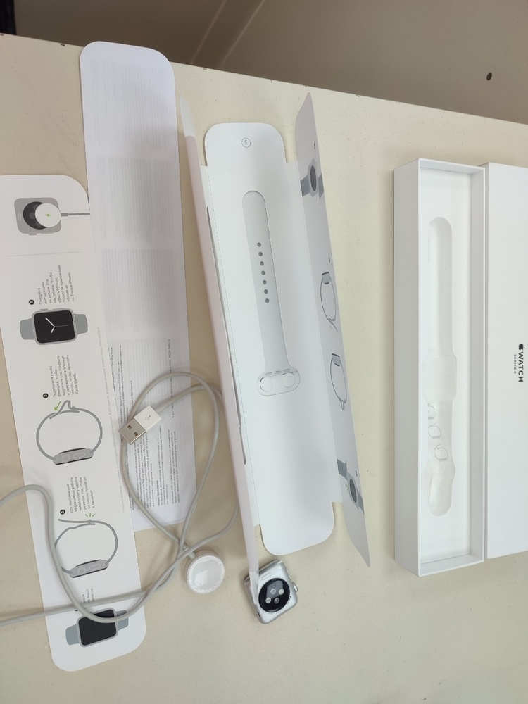 Смарт-часы Apple Watch Series 3 38 мм