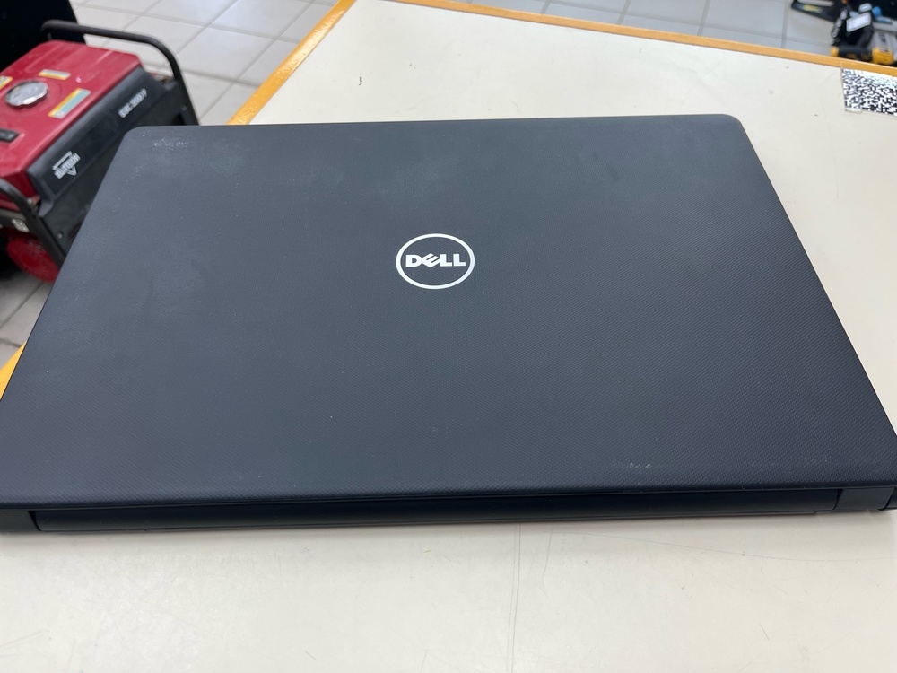Ноутбук DELL; Core i3-7020U, Intel HD Graphics 620, 4 Гб, 256 Гб, Нет