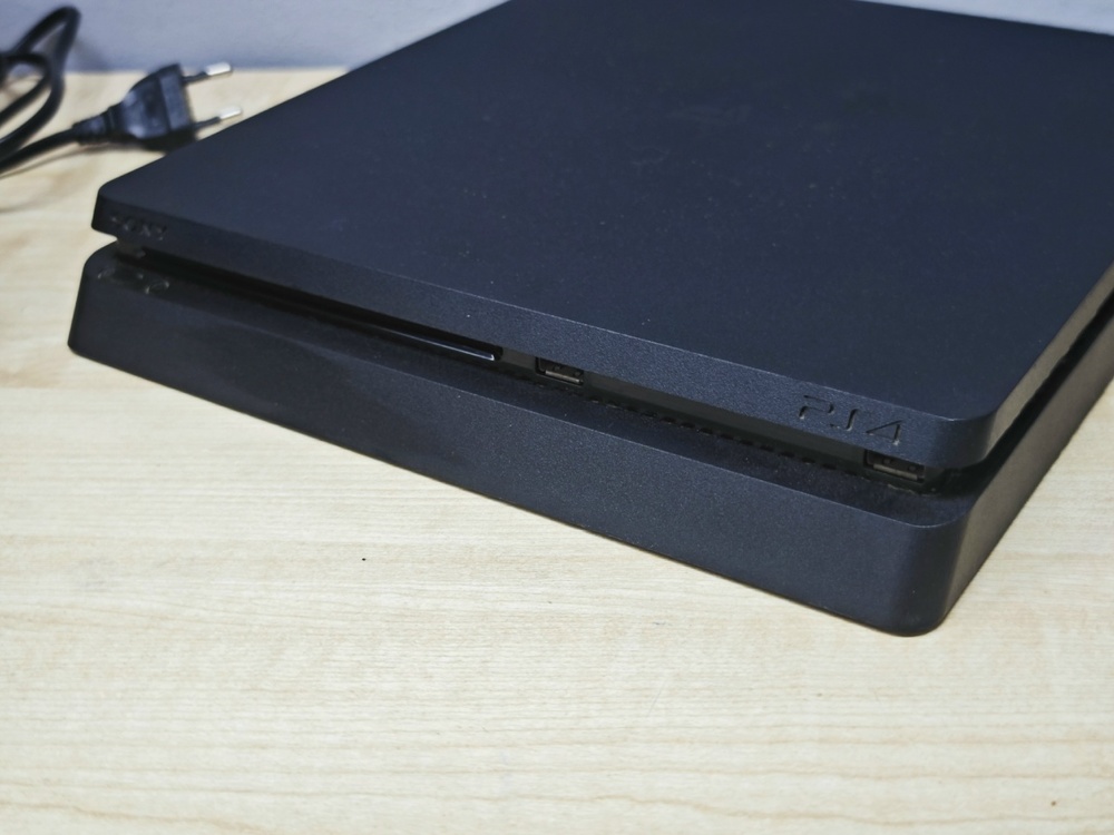 Игровая приставка PlayStation 4 Slim 1Tb