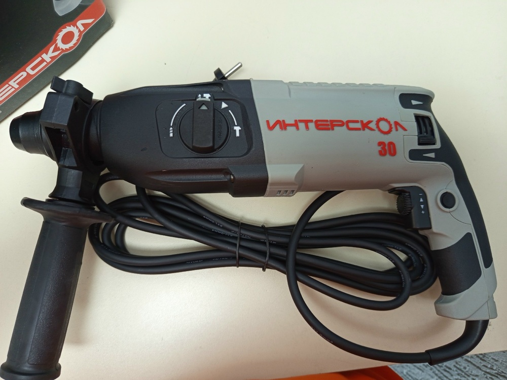 Перфоратор Интерскол П-30/900ЭР (86.1.0.00)