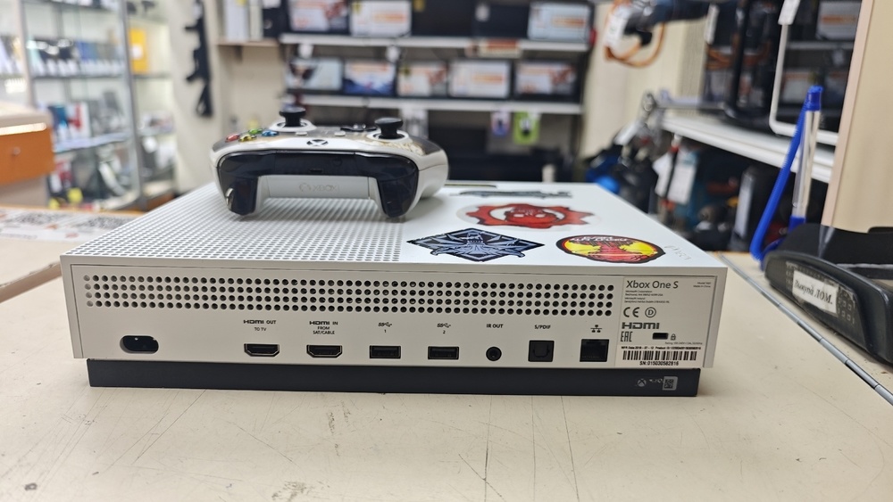 Игровая приставка Xbox One S 1TB