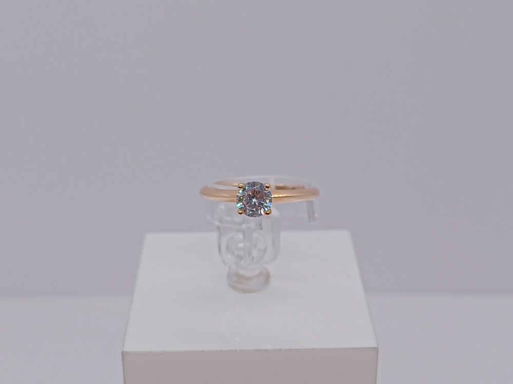 КОЛКМ585 КОЛЬЦО С КАМНЕМ (Au 585)