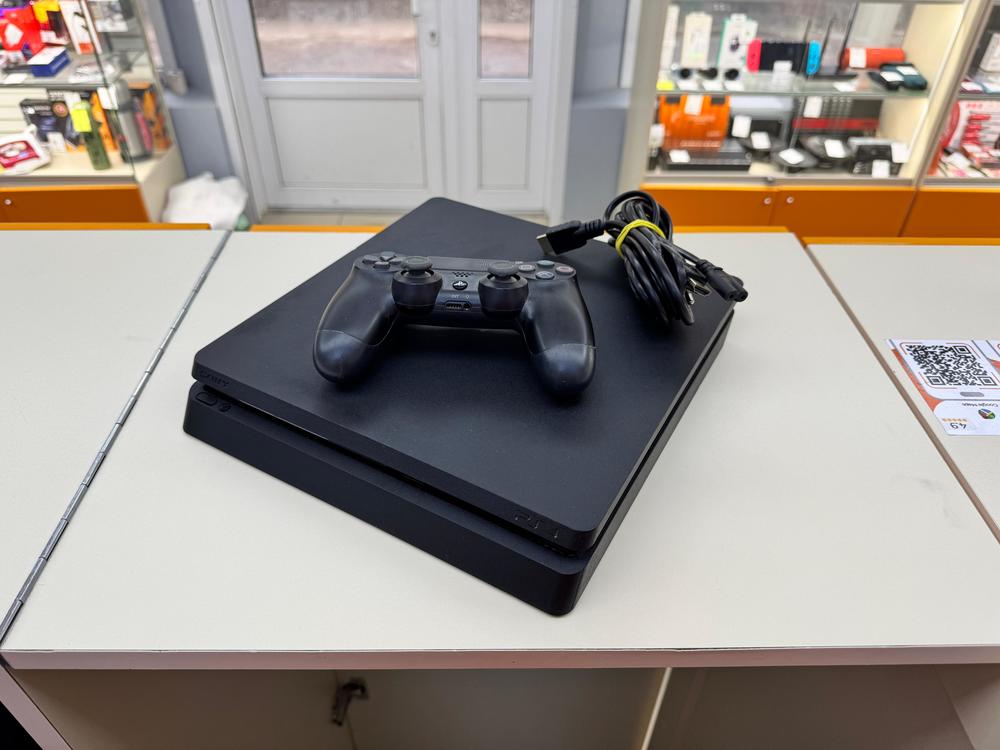 Игровая приставка PlayStation 4 Slim 500GB Игровая приставка PlayStation 4 Slim 500GB