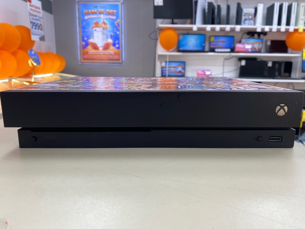 Игровая приставка Xbox One X 1Tb
