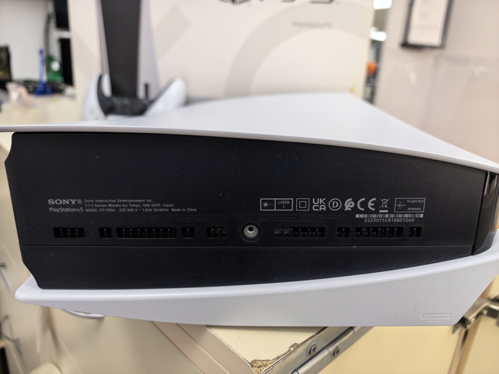 Игровая приставка PlayStation 5 825Gb (С дисководом)