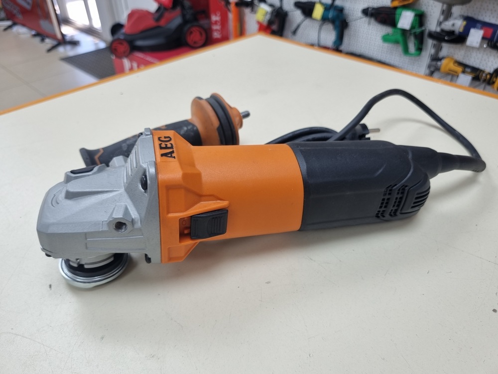 Угловая шлифмашина AEG WS 13-125XE Угловая шлифмашина AEG WS 13-125XE