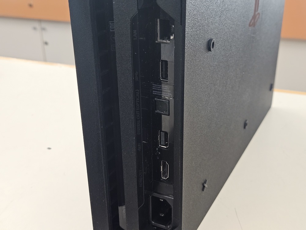 Игровая приставка PlayStation 4 Pro 1Tb