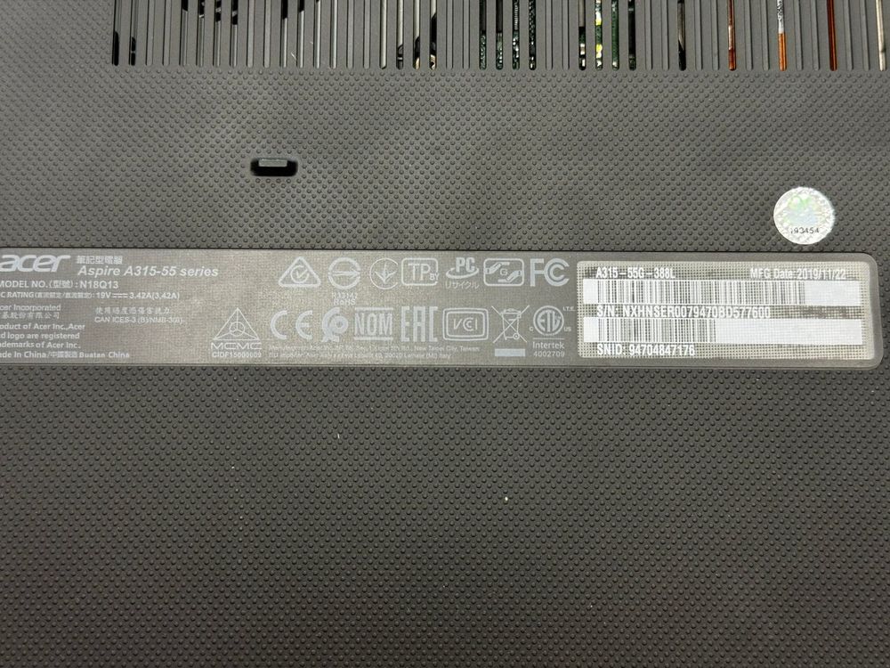 Ноутбук Acer; Core i3-10110U, GeForce MX230, 8 Гб, 120 Гб, Нет