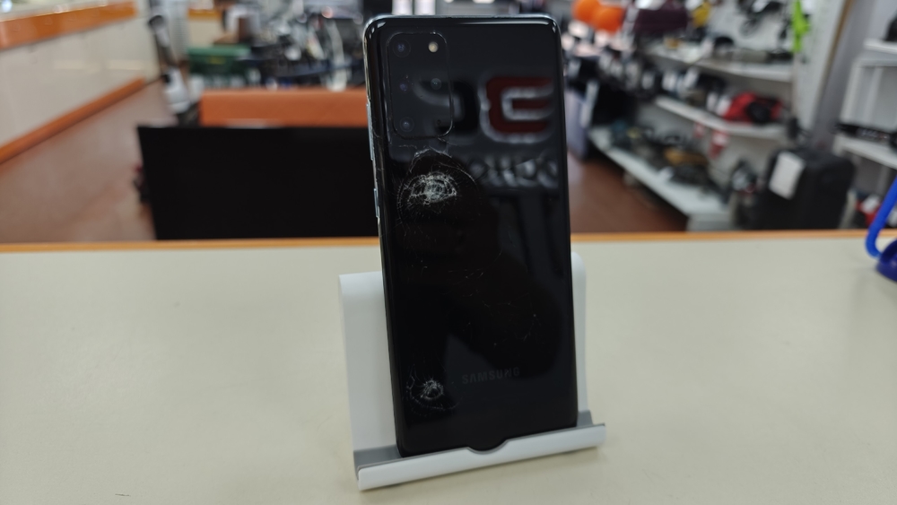 Смартфон Samsung Galaxy S20 Plus