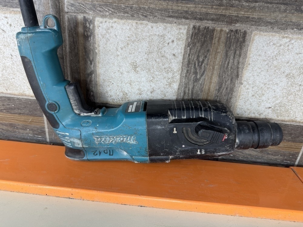 Перфоратор Makita HR-2450