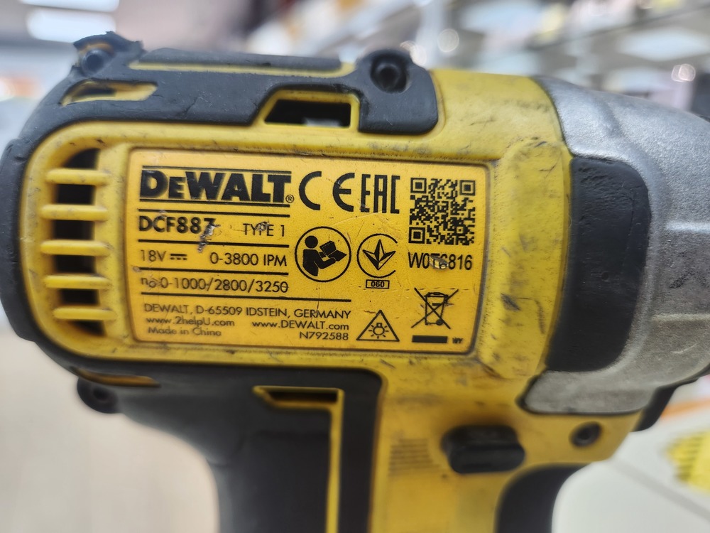 Гайковерт Dewalt DCF887
