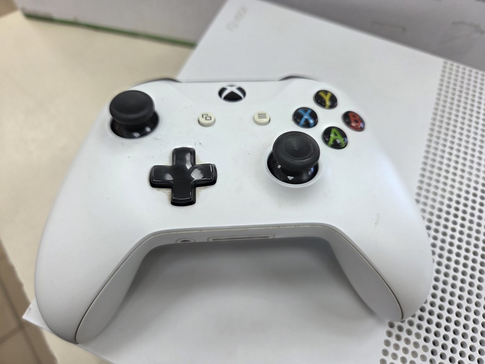 Игровая приставка Xbox One S 500Gb