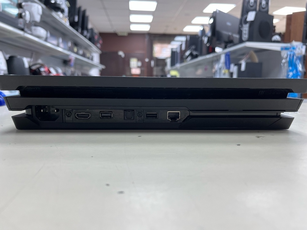 Игровая приставка PlayStation 4 Pro 1Tb