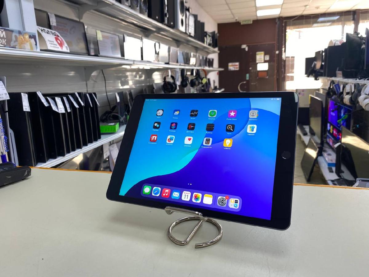 Планшет Apple iPad 9 64 ГБ (2021 A2602 (Wi-Fi)