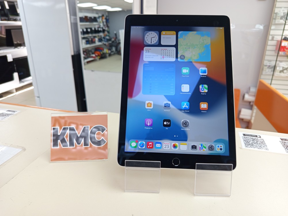 Планшет Apple iPad Air 2 32 ГБ A1566 (Wi-Fi)