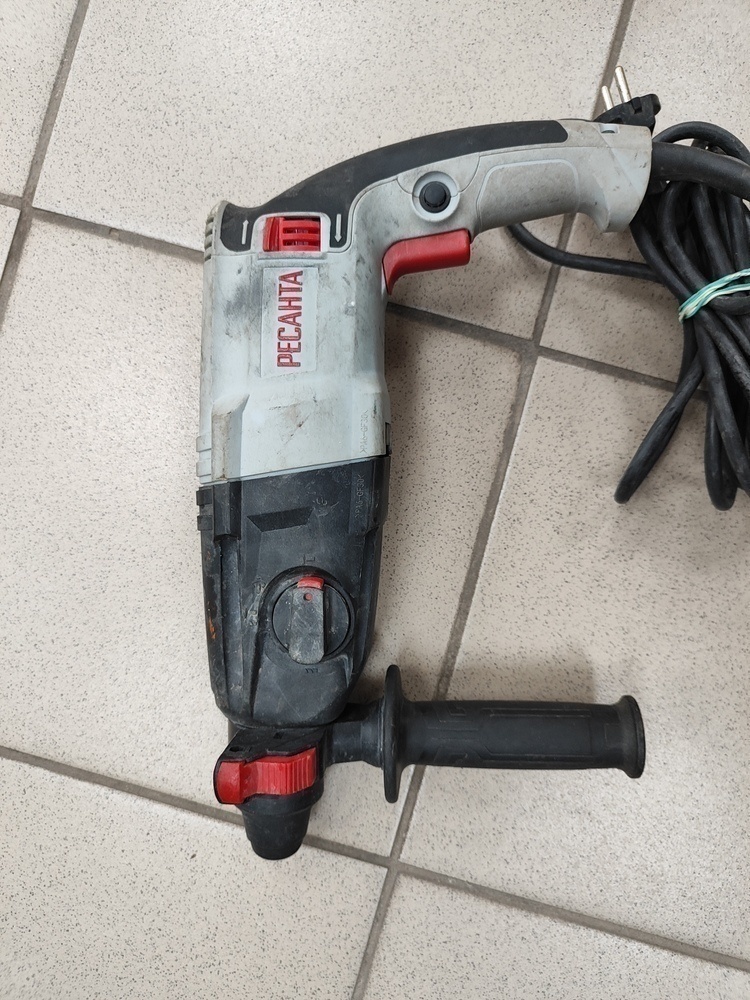 Перфоратор Ресанта П-28-800К