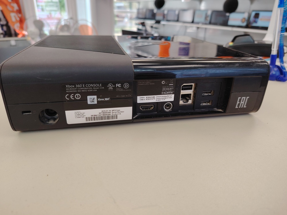 Игровая приставка Xbox 360 E